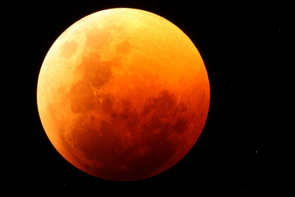 Must-See Spring Stargazing Guide: Eclipses, Meteor Showers and More